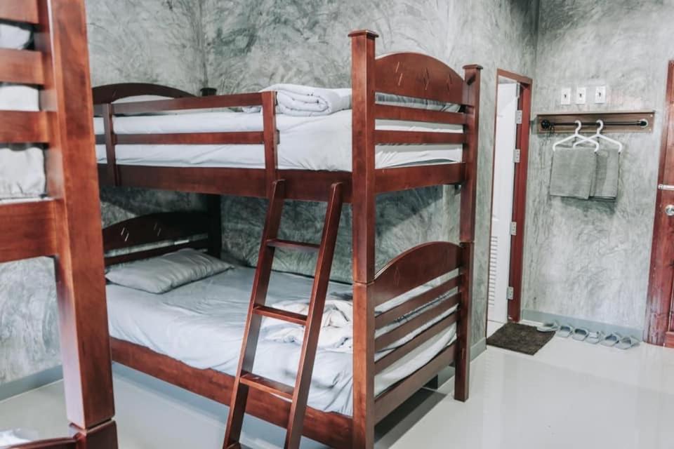 Yoji House And Cafe Hostel Ban Wiang Luaran gambar